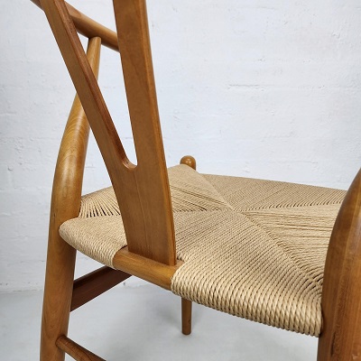 Hans J Wegner wishbone chair CH24