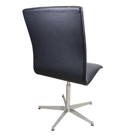 Arne-Jacobsen-Oxford-Chair-in-black-leather Arne Jacobsen Oxford Chair in black leather