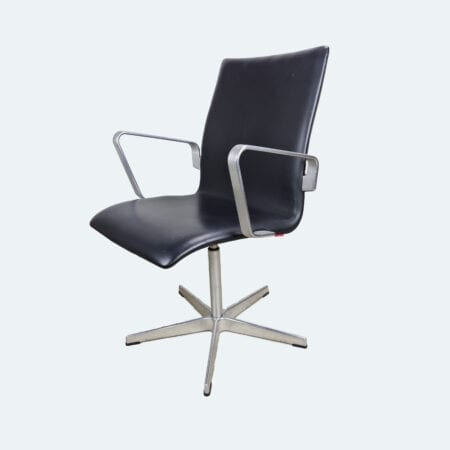 Arne Jacobsen office chair