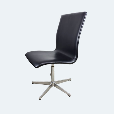 Fritz Hansen Oxford Chair in black leather