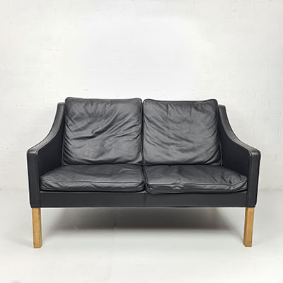 Borge-mogensen-two-seat-sofa Danish Modern black leather sofa designed by Borge Mogensen. Manufactured by Fredericia Furniture