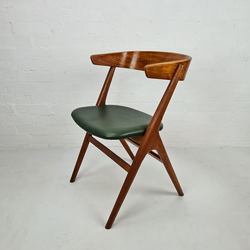 Helge-sibast-chair-side-500x500 Danish mid-century Modern chair by Helge Sibast Chair No 9 with frame in solid teak