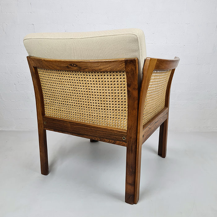 Illum-Wikkelsø-Plexus-Chair-back 700x700 Danish Mid-century chair by Illum Wikkelsø