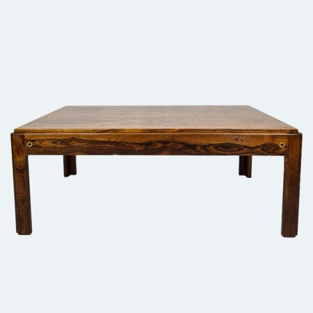 Illum-Wikkelsø-Plexus-table-webbackground