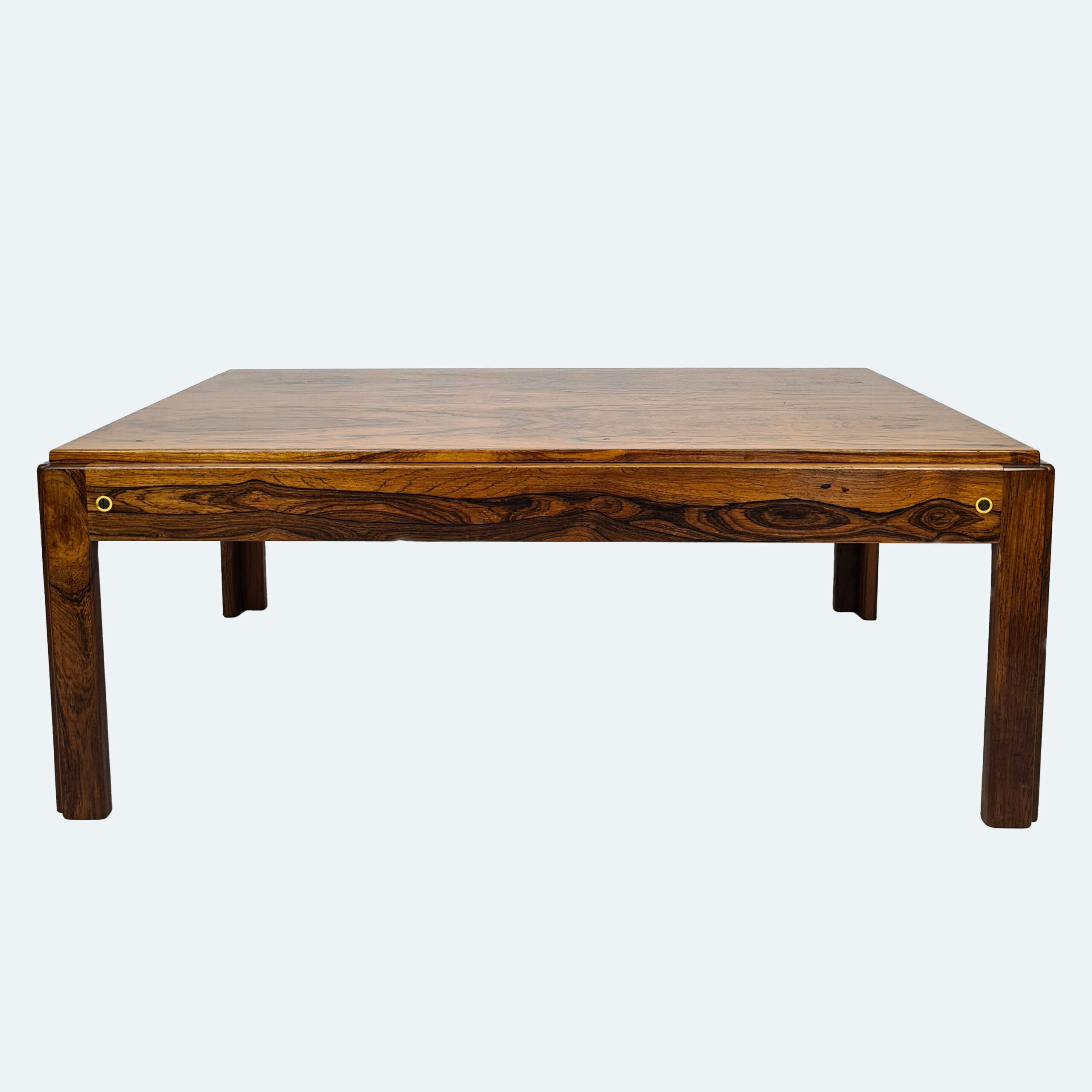 Illum-Wikkelsø-Plexus-table Illum-Wikkelsø-Plexus-table-webbackground