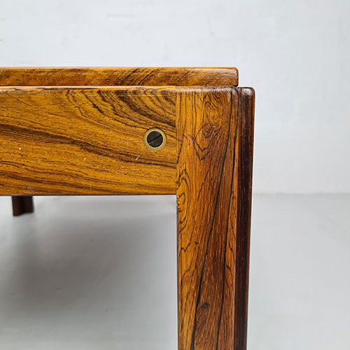 Illum-Wikkelsø-Plexus-Table-close Illum Wikkelsø Plexus table