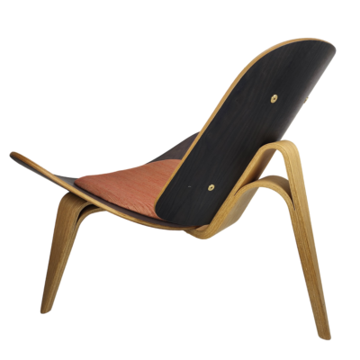 Hans J Wegner CH07 Hans Wegner shell chair seen from the back