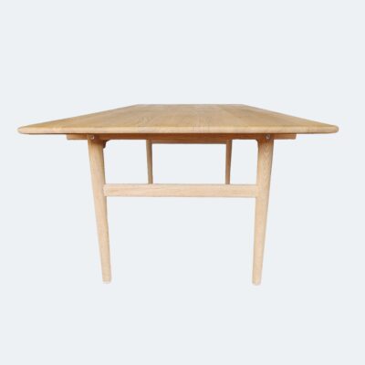 Hans J Wegner Dining Table in oak Hans J Wegner Dining Table in oak
