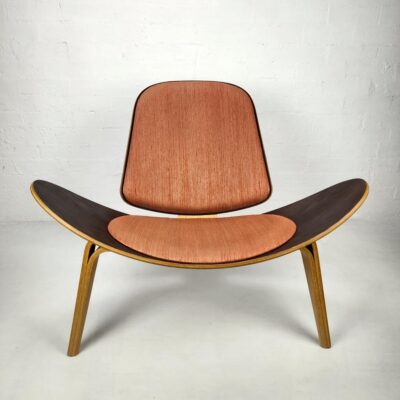 Hans J Wegner Shell Chair front Hans J Wegner Shell Chair in smoked oak