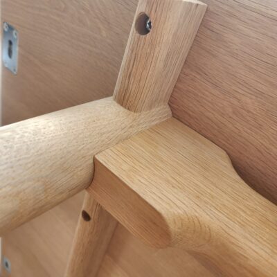 Wegner dining table CH327 close up of Wegner dining table CH327